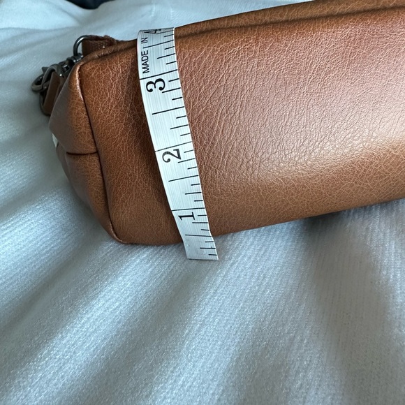 Adjustable strap crossbody bag- New! - Picture 5 of 7